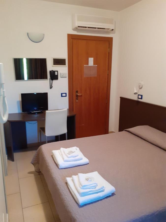 Hotel Solaria Marina Romea Exteriör bild
